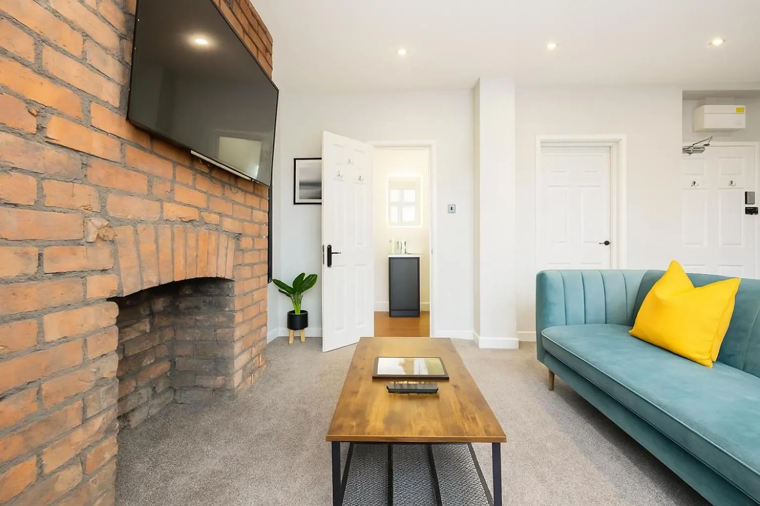 Stylish Central Apartment For 2 People Free Parking Кардифф