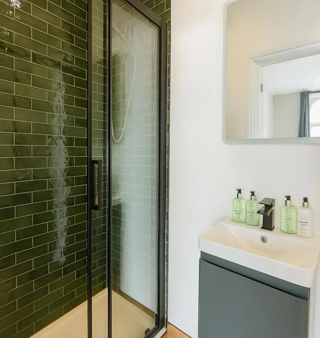 Stylish Central Apartment For 2 People Free Parking Кардифф
