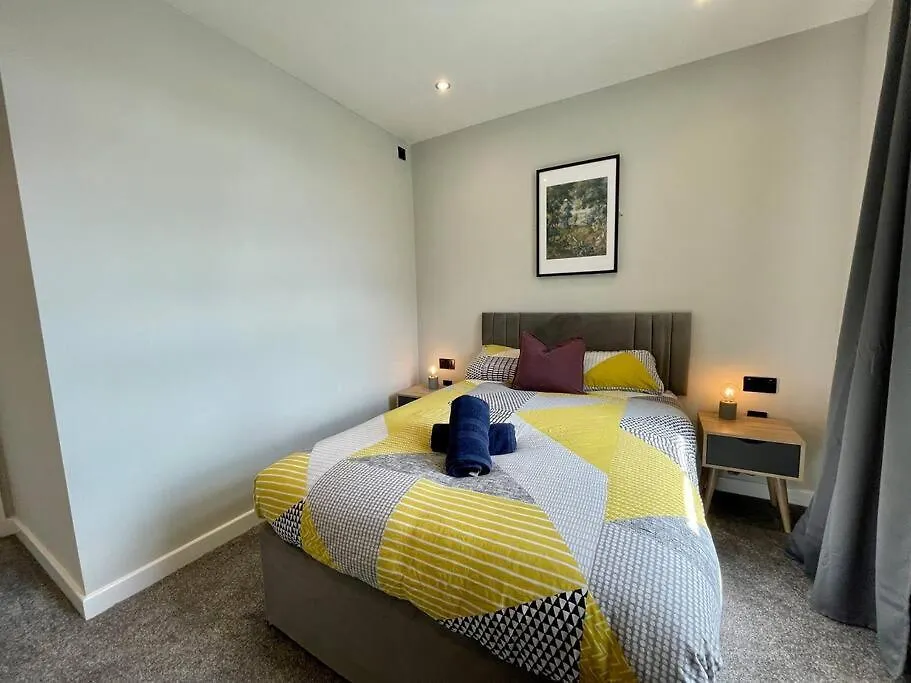 Stylish Central Apartment For 2 People Free Parking Cardiff