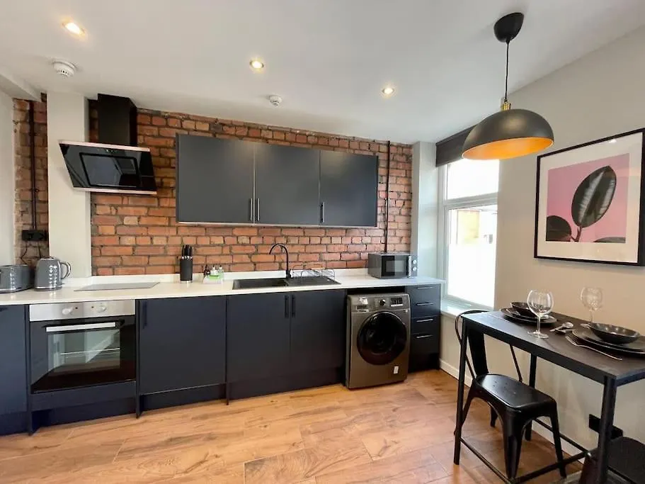 Stylish Central Apartment For 2 People Free Parking Cardiff