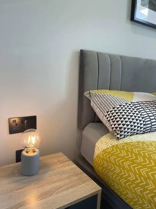 Stylish Central Apartment For 2 People Free Parking Cardiff United Kingdom